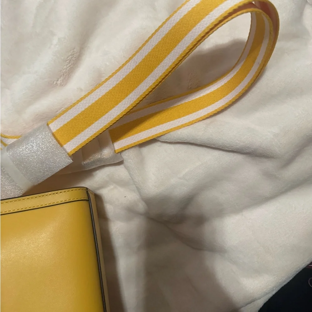 kate spade tote open